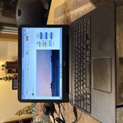 Dell Inspiron 15 3537 Laptop Intel Core i3-4010U 1.7GHz 4GB 500 GB HDD - Black. Tested. Working great. Battery doesn’t hold the charge. May need new b