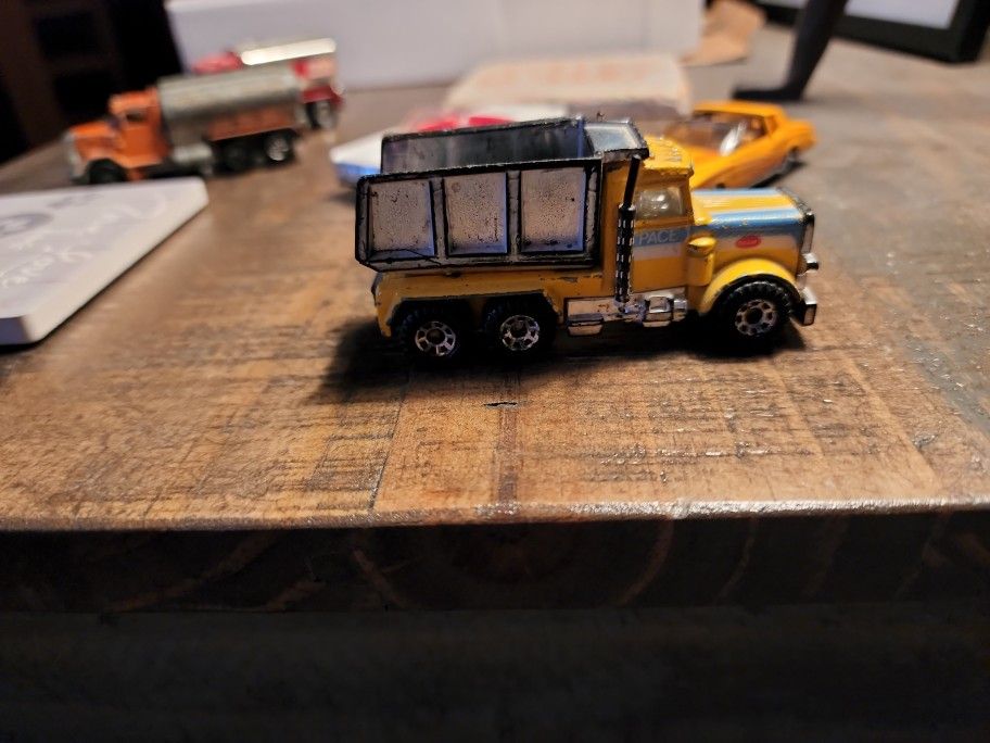 Vintage 1981 Matchbox Peterbilt Yellow PACE Dump Truck Diecast 1:80 Macau