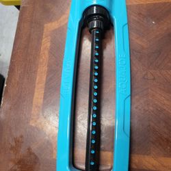 AQUA JOE
Indestructible Metal Base Oscillating Sprinkler with Adjustable Spray