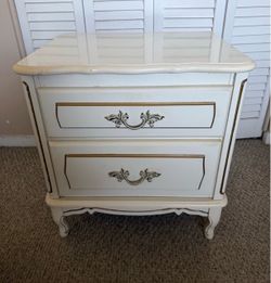 French Provincial 2-Drawer Nightstand