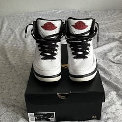 Air Jordan Retro 2 