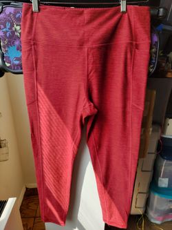 Red Heathered High-Waist Cropped Leggings