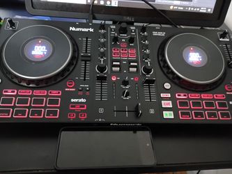 Numark DJ controller FX Platinum in good condition no issues come with usb plug