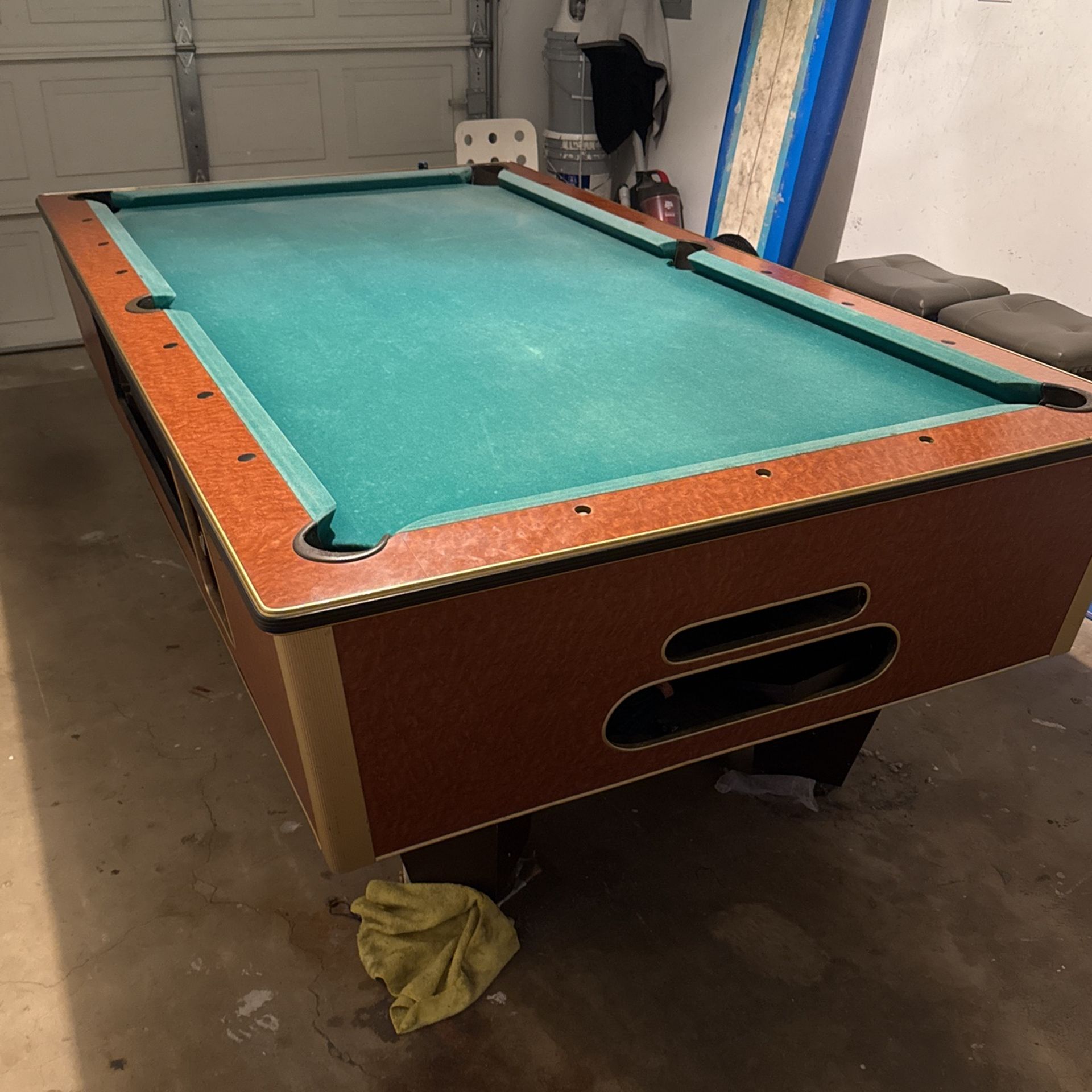 9ft Pool Table