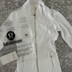 Freeshipping!!! Size 2,4 White Lululemon Define Jacket
