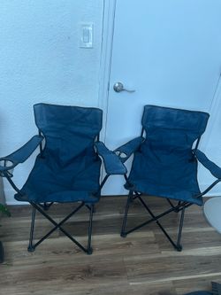 2 folding chairs