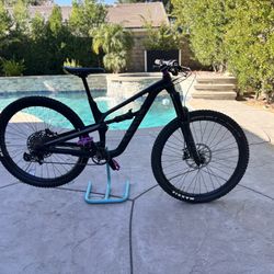 2021 Canyon Spectral Mountain Bike 