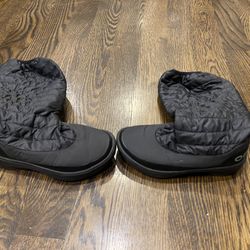 Women’s Tall Oofos Winter Boots, size 6