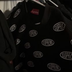Reversible Black Supreme sweater 