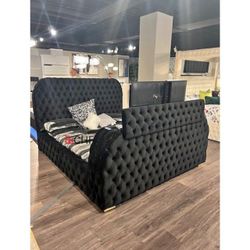 Modern Queen / King Size Bed With Fireplace , TV  Lift 