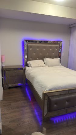Three-piece queen bedroom set -MOVING ASAP! Incredible deal!