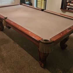 Pool Table 8ft With Dinning Top ( Free Delivery And Set Up & New Color Felt Of Your Choice ) 