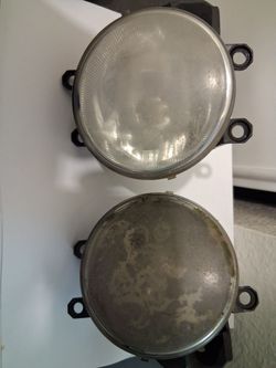 Genuine Toyota Fog Lights L & R (Cloudy Lenses/ AS IS)