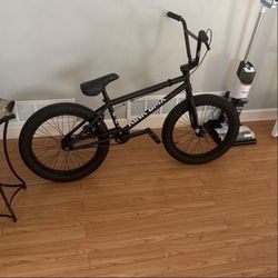 Kink Curb Bmx Bike