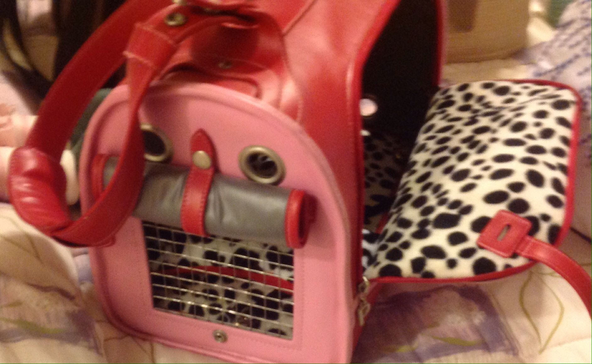 Dog carrier petfly pink and red comes with blanket xs for tiny dog