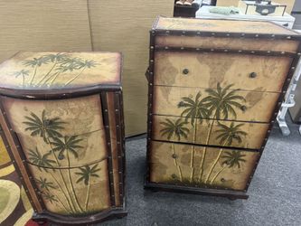 2 Storage Chests