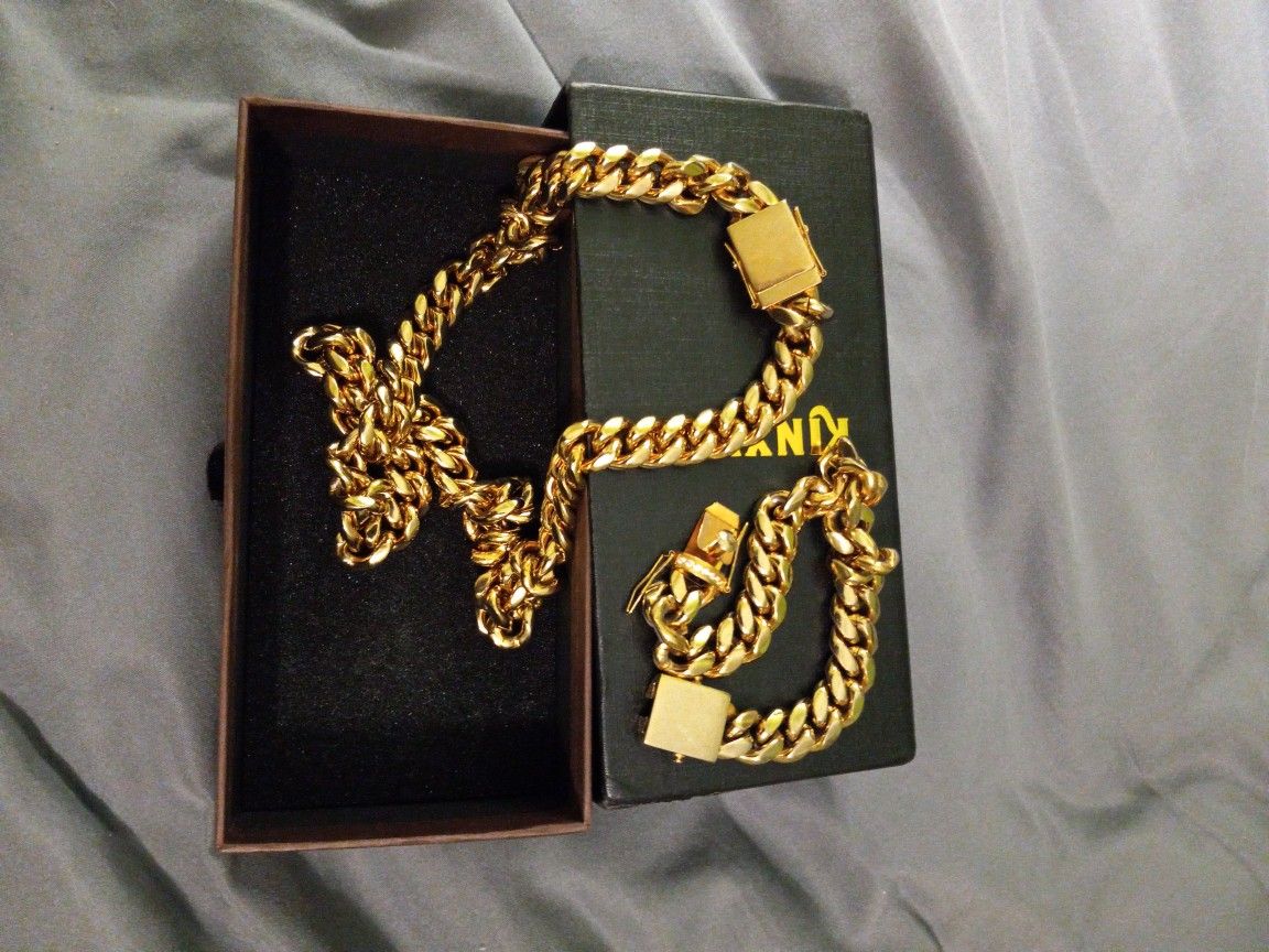  Miami  Cuban Link Set/chain&bracelet//Life guaranty.  /18 Gold Plated /chain 22 Inches&bracelet 9 Inches