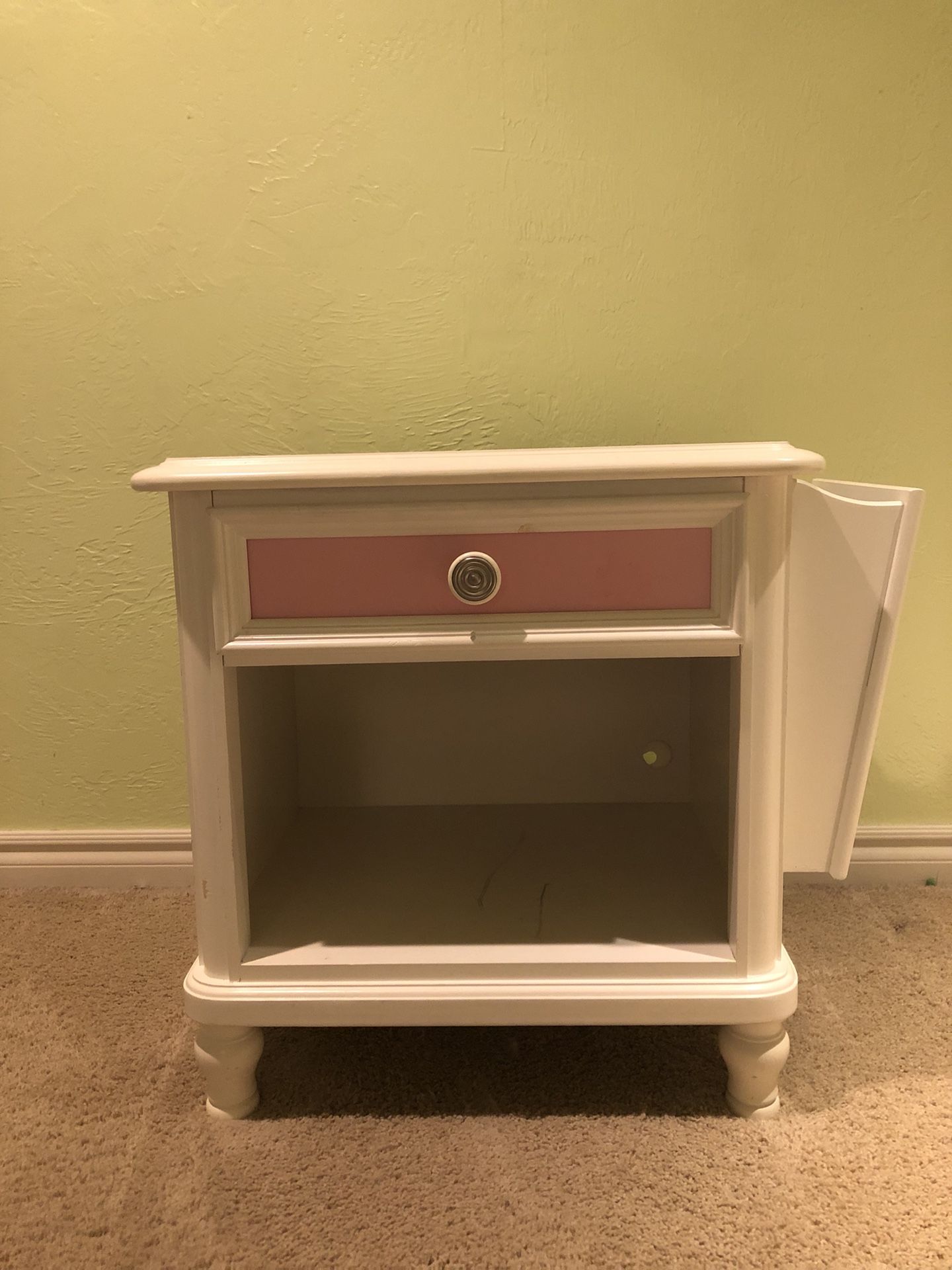 Pulaski Build a Bear Workshop Nightstand