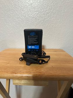 95Wh(6600mAh) V Mount/V-Lock Battery with D-tap Output Charger