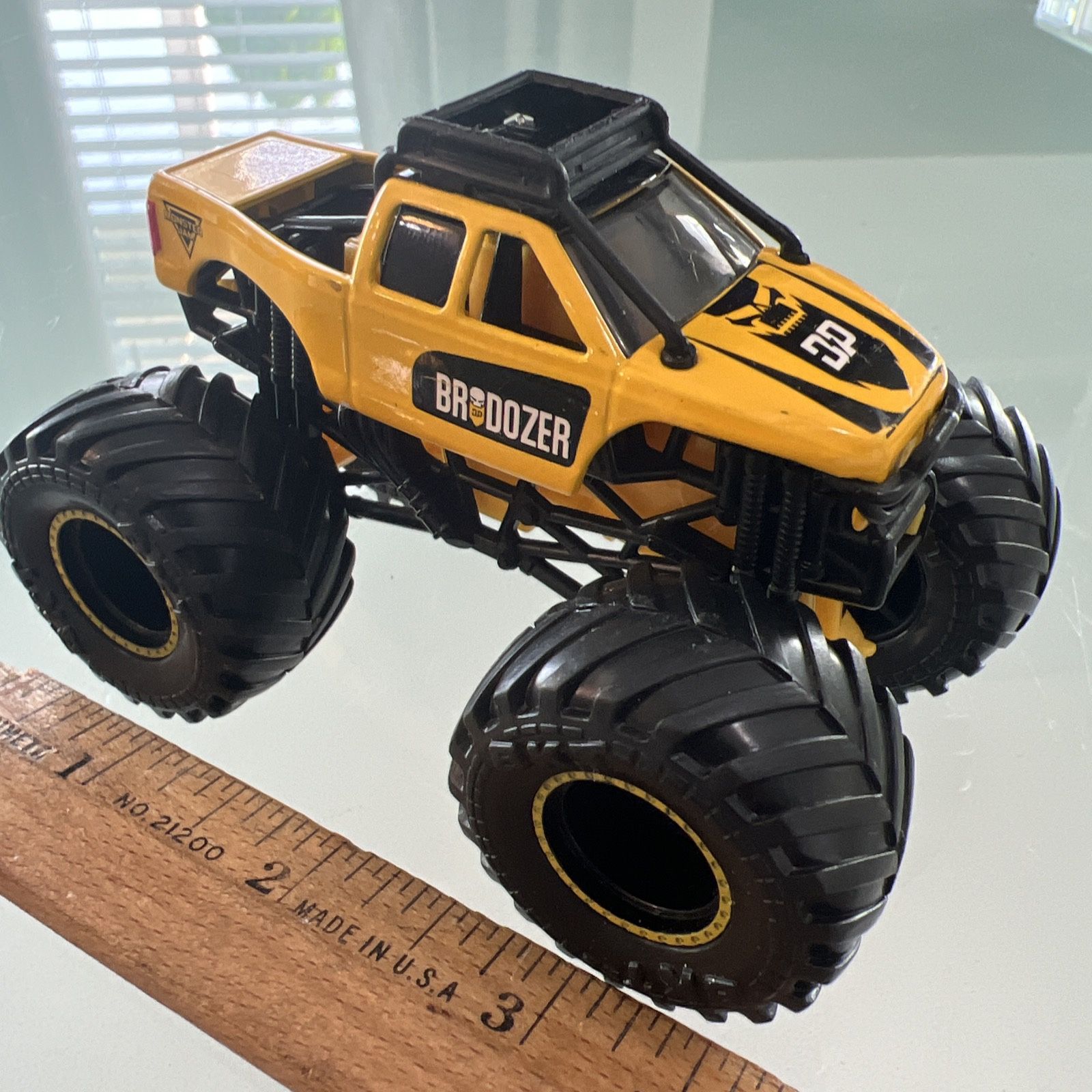 Monster Jam, Official Brodozer Monster Truck 1:64