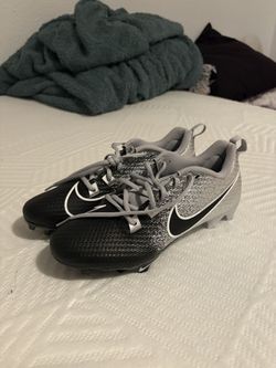 Football cleats size 9