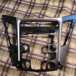 Hyundai

2012 Hyundai Sonata Dashboard Center Dash Dashboard Trim Bezel CF015A OEM