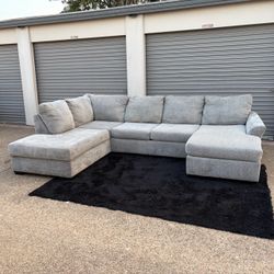 Gray Broyhill U-Shaped Sectional Couch - FREE DELIVERY!