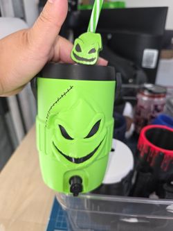 Oogie booogie can coozie