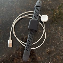 Apple Watch Series 4 GPS & Cellular