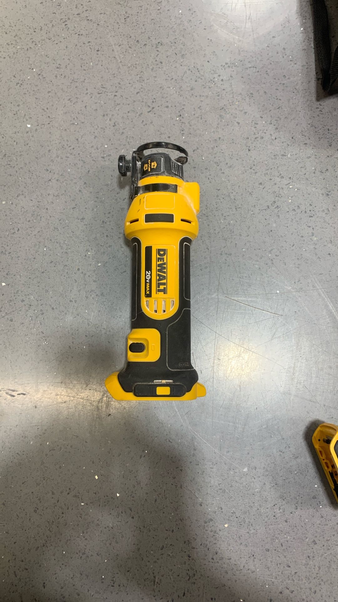 Dewalt Cordless Cut-out Tool