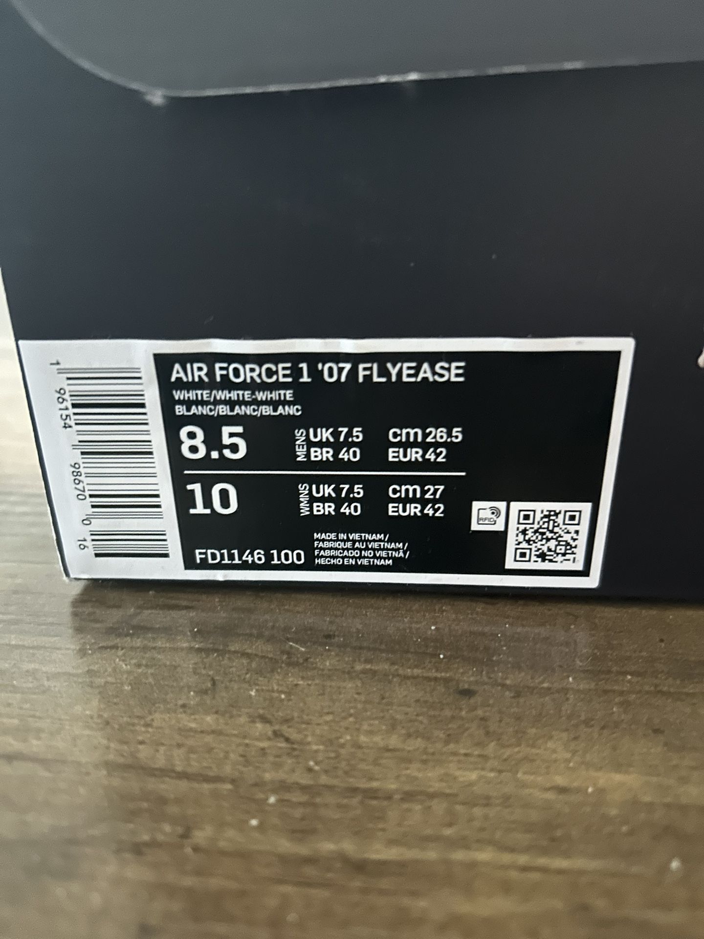 Nike Air Force 1 '07 FlyEase - Size 8.5 (Men) / 10 (Women) - NEW IN BOX sneakers