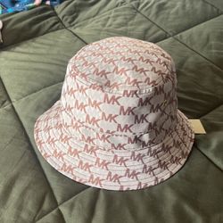 brand new mk bucket hat for Sale in Louisville, KY - OfferUp