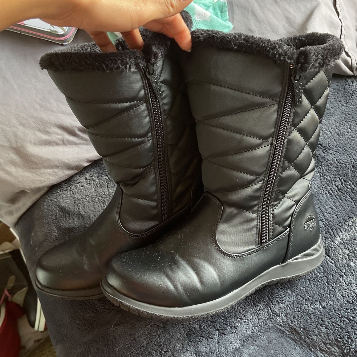 Totes Women’s Snow Boots Size 8