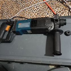 Bosch  Concrete/Masonry Rotary Hammer Drill with Carrying Case