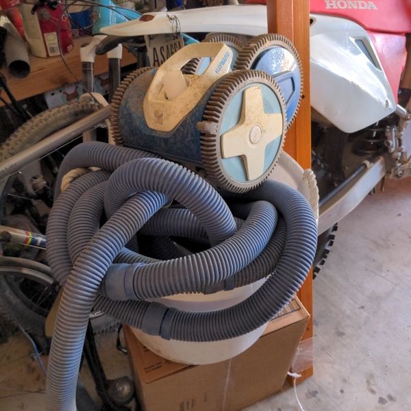 the phoenix pool vacuum