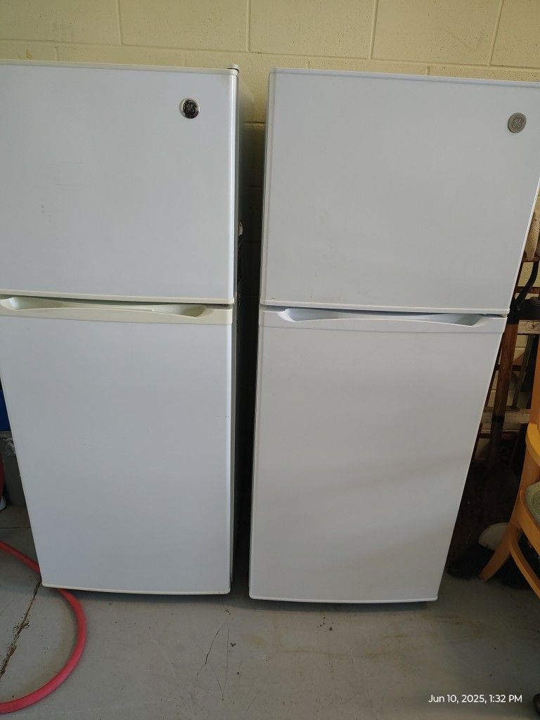 Apartment Size Refrigerators