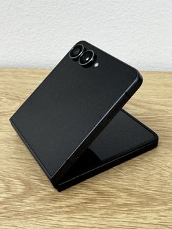 Galaxy Z Flip7 5G 6.9" (Unlocked) 256GB Good Jet Black