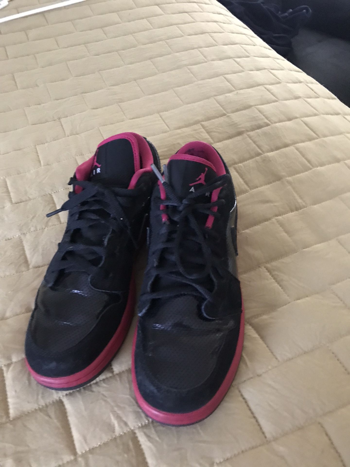 Nike Jordan  Size  6y 