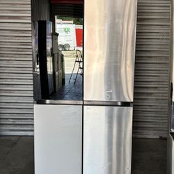 Samsung Bespoke 29 cu. ft. 4-Door Flex™ Refrigerator with Beverage Zone™ & Auto Open Door in Stainle