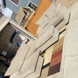 Couch *FREE DELIVERY