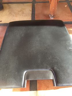 Tahoe jump seat lid
