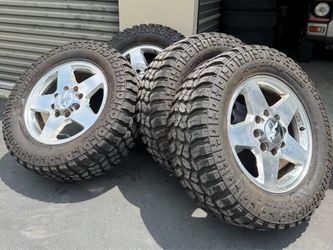 8x180 OEM Duramax Rims on 35inch Tires