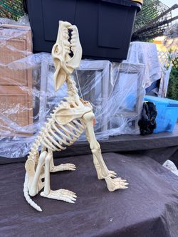 Howling Wolf Skeleton Halloween Animatronic