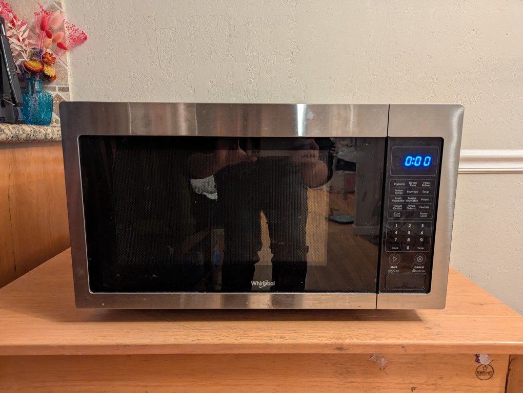 WHIRLPOOL 1.6 CU. FT. COUNTERTOP MICROWAVE OVEN, STAINLESS STEEL, 1200 W