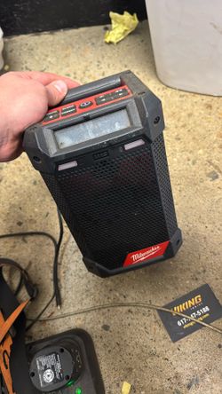 Milwaukee Portable Bluetooth Radio