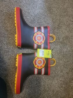 Size 13 kids water boots