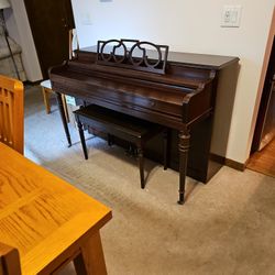 Lyon & Healy Console Piano - FREE