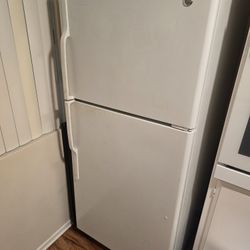 GE FRIDGE FOR SALE 