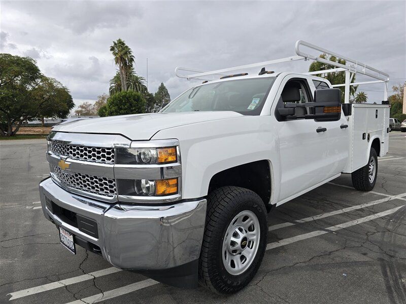2019 Chevrolet 2500 Work Service Utility,6.0L Gas, 4 new tires,