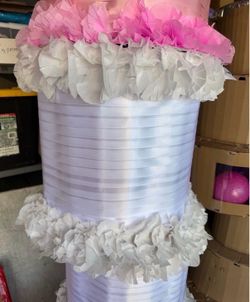 All white spinning pinata giratoria